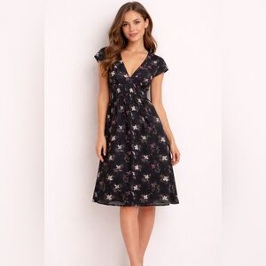 Free People Black Floral V-Neck Knee Length Silk Dress - XS